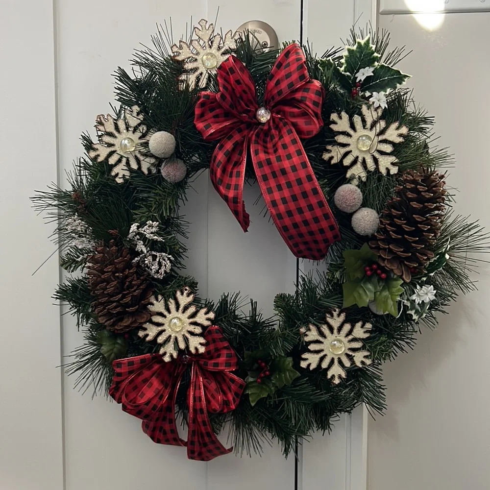 Large Artificial Winter Rustic Snowflake Evergreen Wreath